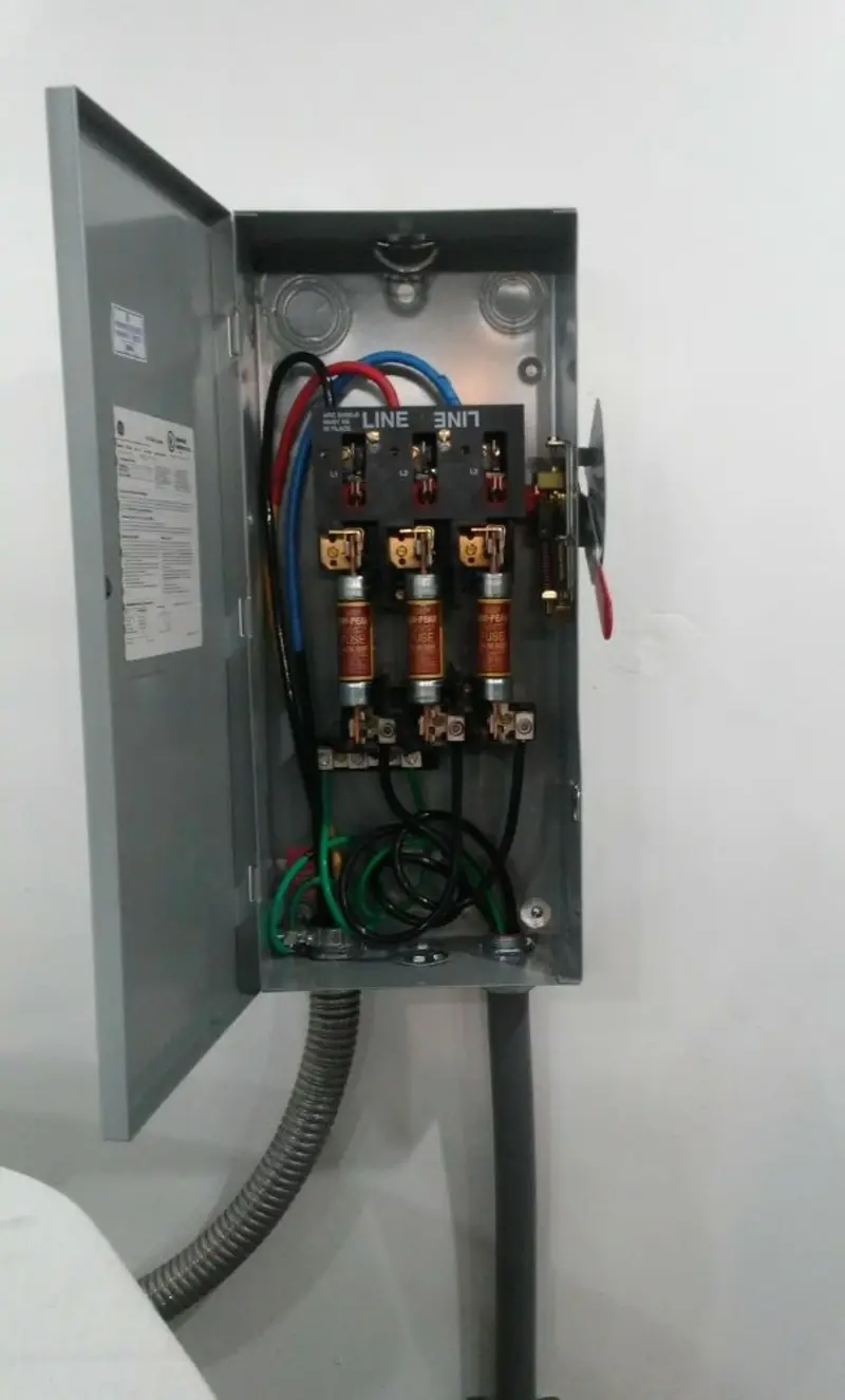 Three-phase disconnect switch installed for Smoke Detector Installation in Valley